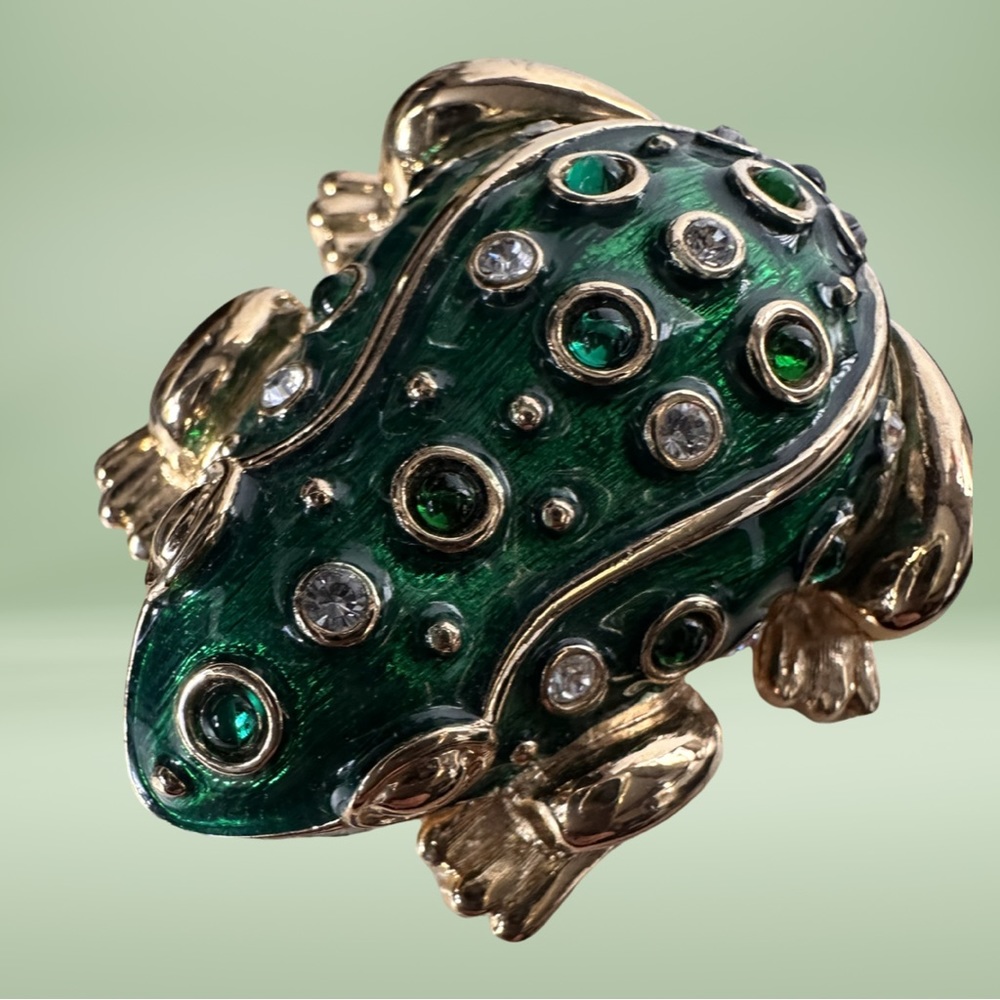 Vintage Enamel Frog Pin